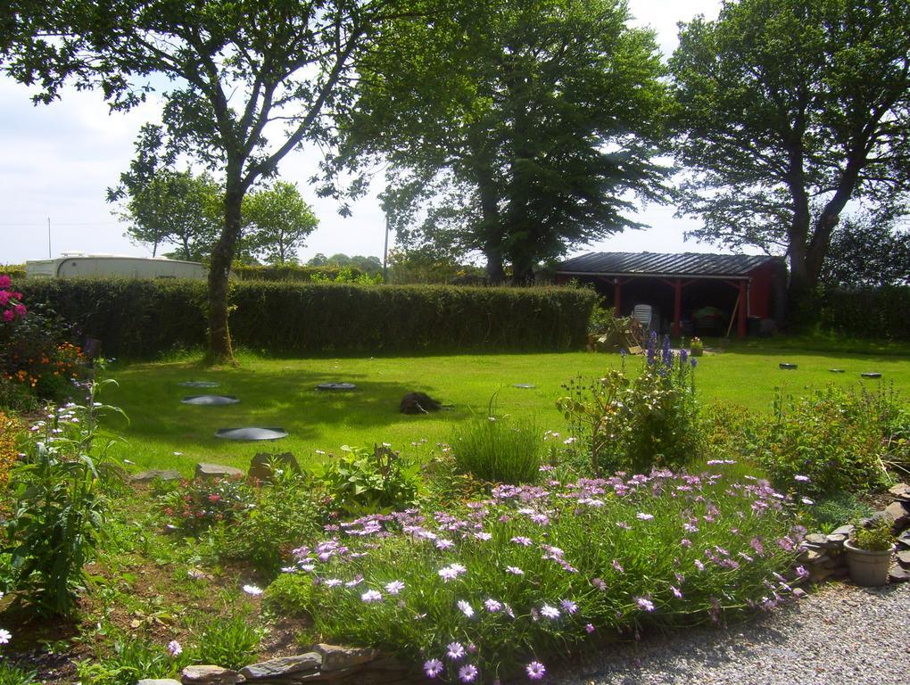 Saint-Mayeux Le Boterff Gites Et Camping المظهر الخارجي الصورة